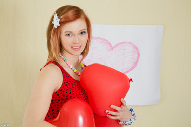 Izzy/ExclusiveTeenPorn.com 2017-04-29 Izzy - Loving Hearts/ExclusiveTeenPorn-0002.jpg