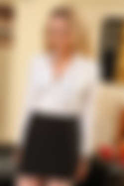 Only Secretaries In Suits 12.01.2012 - 26.12.2012/13th May 2012/Holly W_98803xdu/mvz_0008.JPG