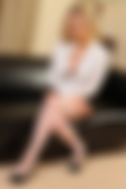 Only Secretaries In Suits 12.01.2012 - 26.12.2012/13th May 2012/Holly W_98803xdu/mvz_0013.JPG