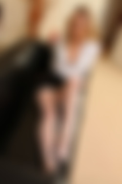 Only Secretaries In Suits 12.01.2012 - 26.12.2012/13th May 2012/Holly W_98803xdu/mvz_0020.JPG