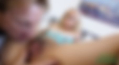 [FamilyStrokes.com] 15.12.31 Elsa Jean and Hollie Mack - Sleeping Surprise 1080p/Sleeping Surprise G04.gif