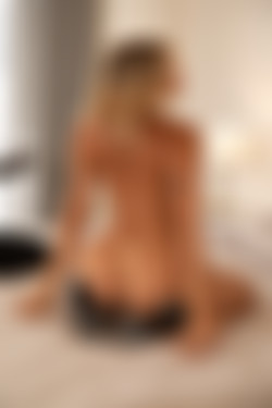[PHD] 2024-06/2024-06-16 Anabel - New Queen Sized Bed 2/18l.jpg