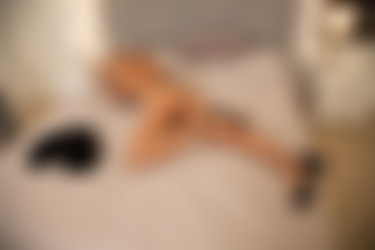[PHD] 2024-06/2024-06-16 Anabel - New Queen Sized Bed 2/32l.jpg