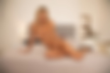 [PHD] 2024-06/2024-06-16 Anabel - New Queen Sized Bed 2/39l.jpg